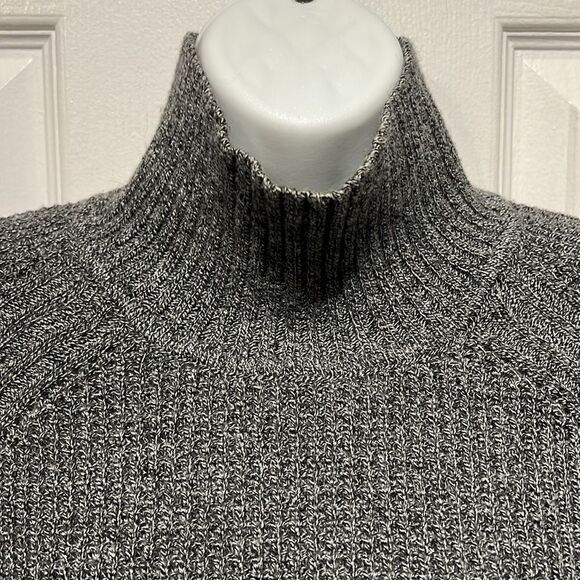 Banana Republic‎ Grey Mock Neck Sweater Size M - Picture 2 of 9